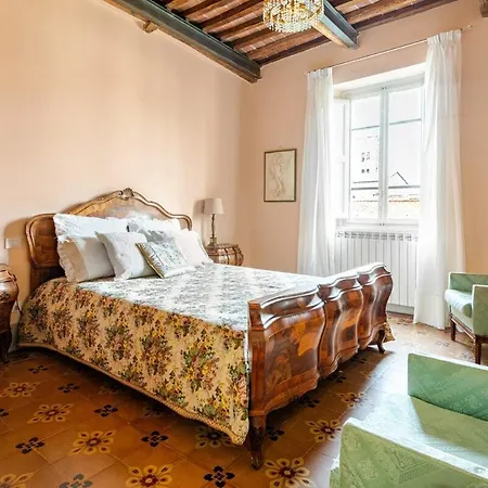 Maison Deco - Timeless Elegance Apartment