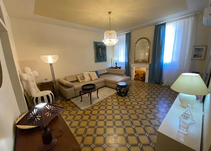 Apartman Maison Deco - Timeless Elegance Lucca