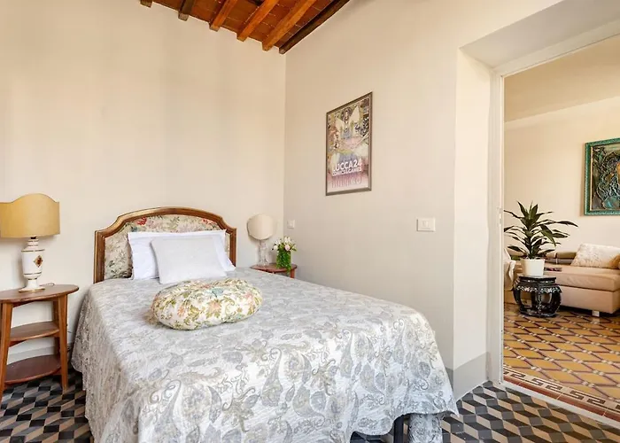 Maison Deco - Timeless Elegance アパート ルッカ