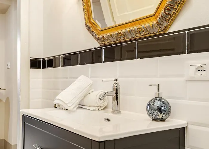 Apartman Maison Deco - Timeless Elegance *