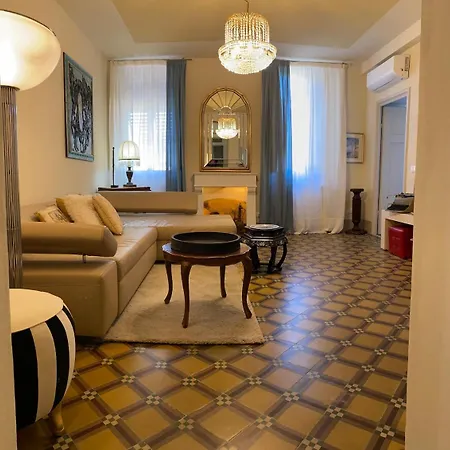 Διαμέρισμα Maison Deco - Timeless Elegance